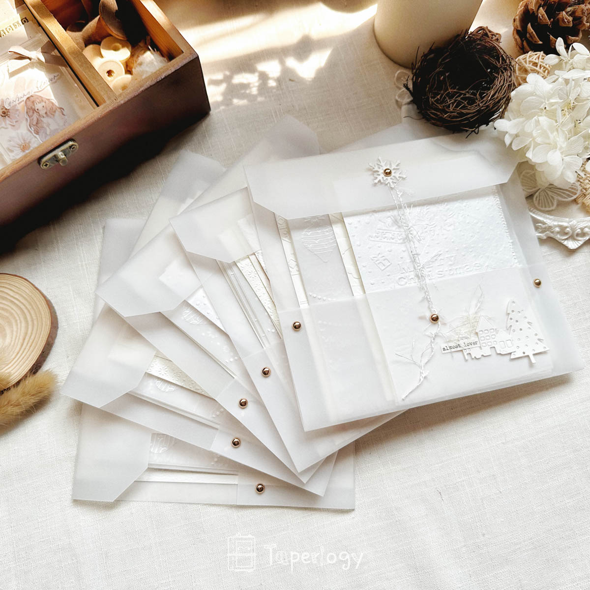 Dami Handcrafted Christmas Embossed Papers - Taperlogy