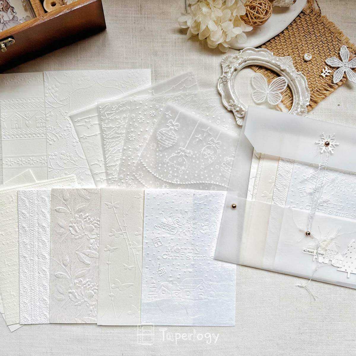 Dami Handcrafted Christmas Embossed Papers - Taperlogy